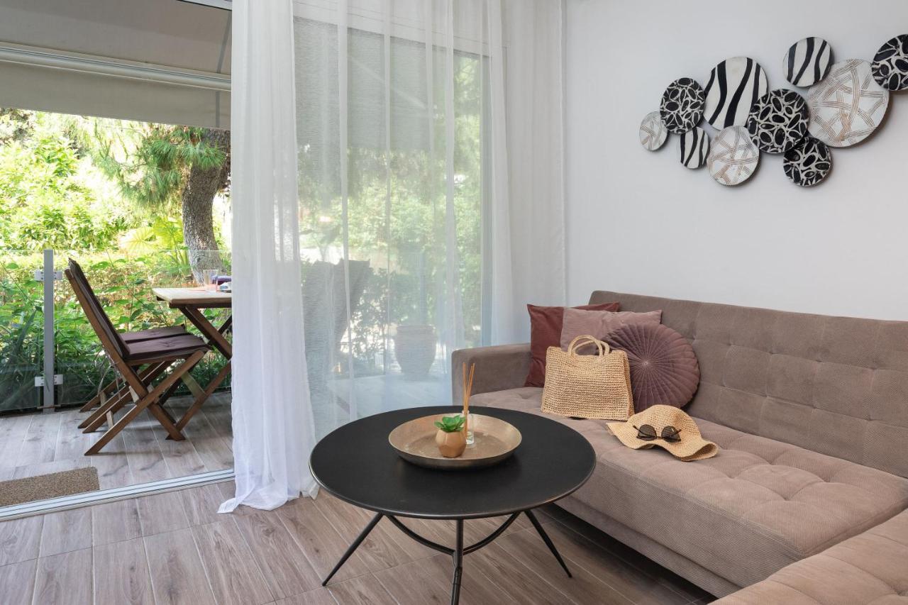 Mystique 2 Bd Aparment By Blupine Athens Exterior photo
