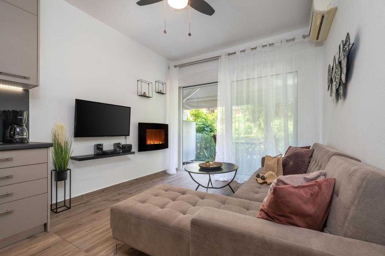 Mystique 2 Bd Aparment By Blupine Athens Exterior photo
